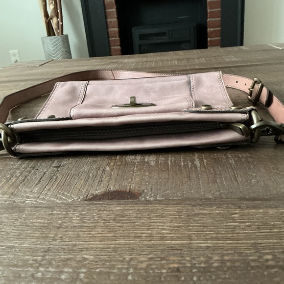 Fossil Vintage Revival Convertible Crossbody leather bag - Picture 9 of 10